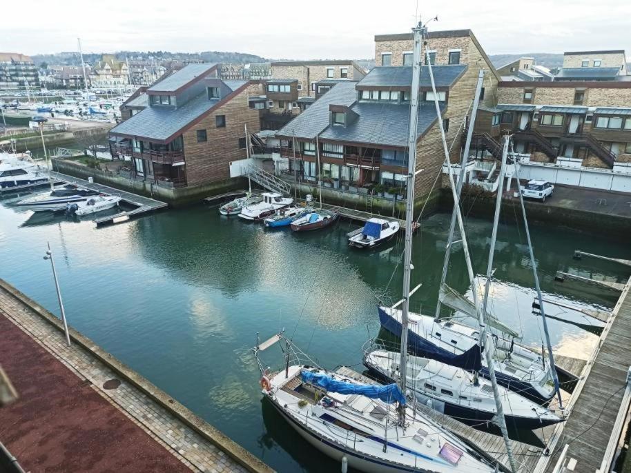 Charmant studio situé sur le Port de Deauville Esterno foto