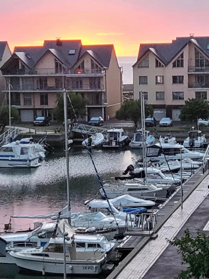 Charmant studio situé sur le Port de Deauville Esterno foto